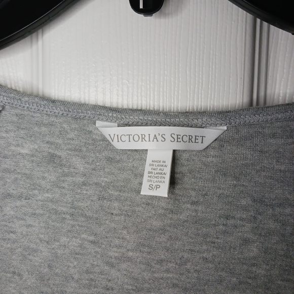 EUC Victoria's Secret Sequined Top Blouse Size SP Gray - Picture 4 of 6